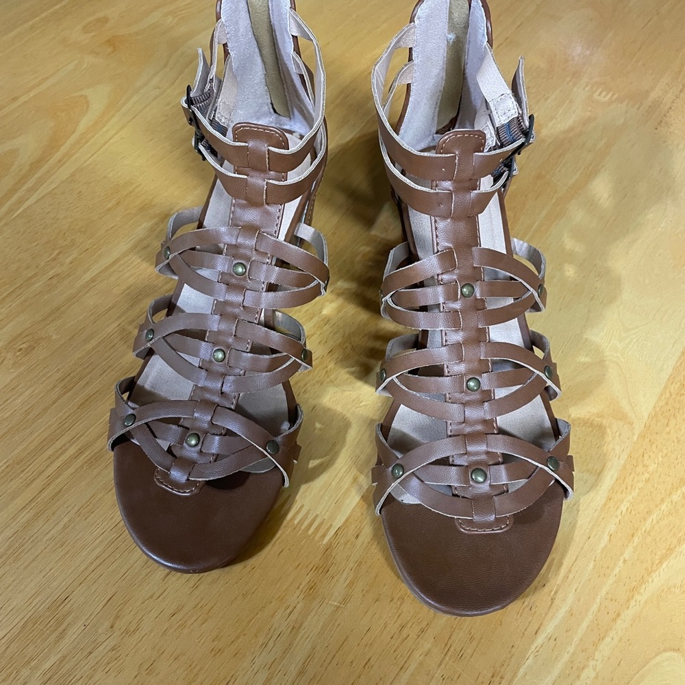 BONGO Brown Strappy Sandals